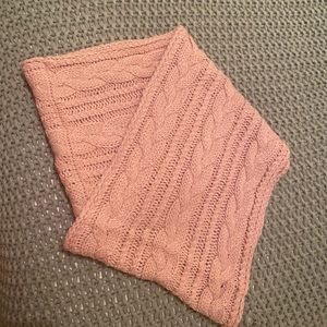 Pink knit chunky scarf